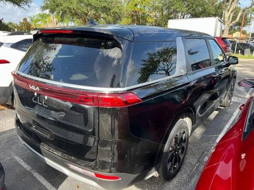 2024 Kia Carnival EX