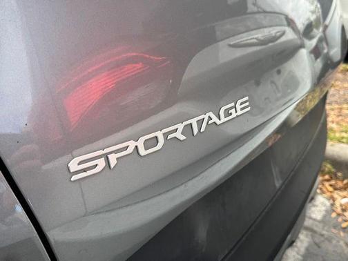 2024 Kia Sportage Hybrid LX