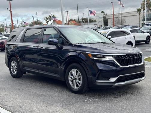 2024 Kia Carnival LX