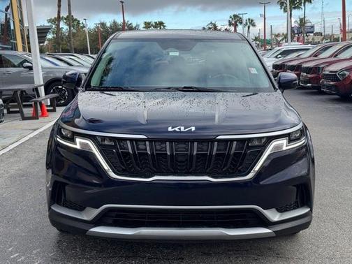 2024 Kia Carnival LX