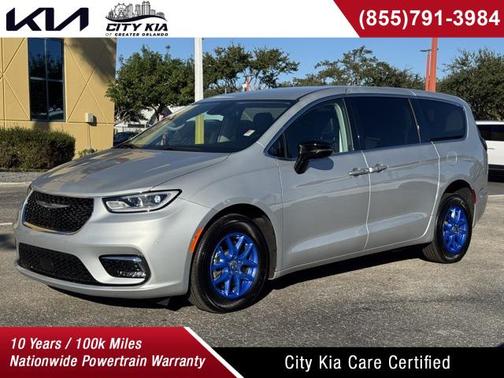 2024 Chrysler Pacifica Touring-L