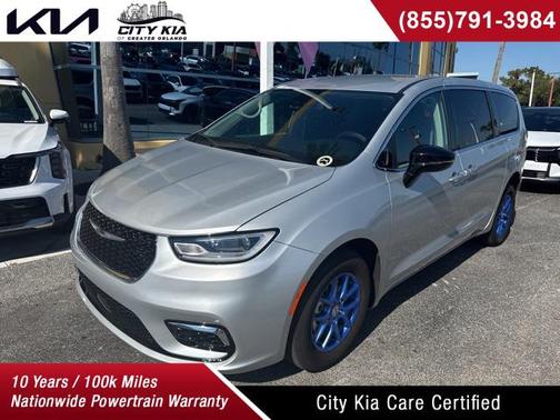 2024 Chrysler Pacifica Touring-L