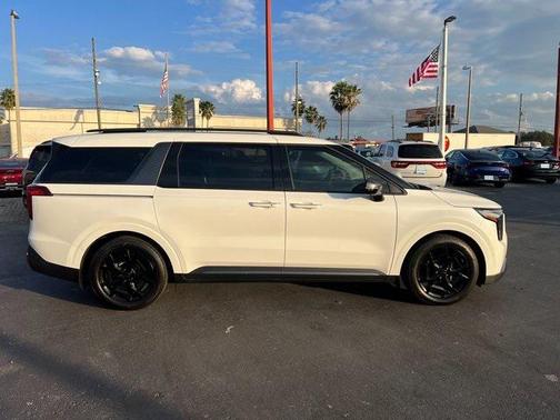 2026 Kia Carnival SX