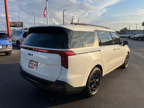 2026 Kia Carnival SX