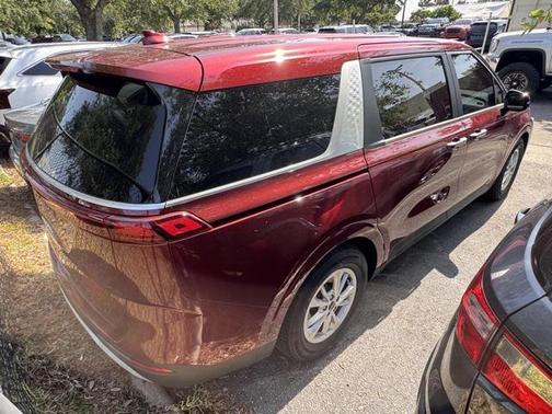2023 Kia Carnival LX
