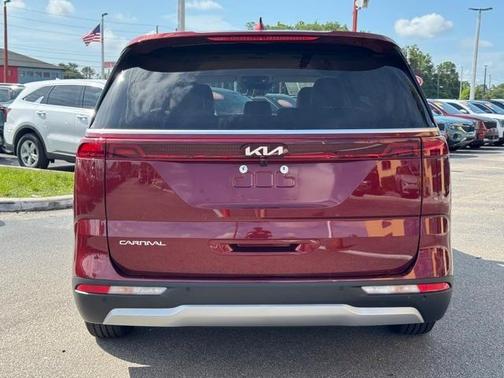 2023 Kia Carnival LX