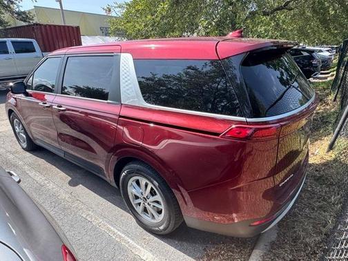 2023 Kia Carnival LX
