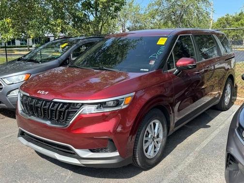 2023 Kia Carnival LX