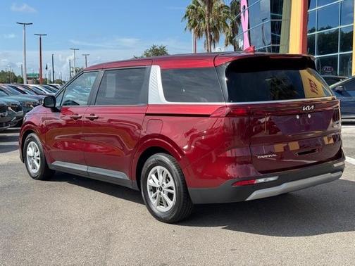 2023 Kia Carnival LX