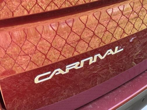 2023 Kia Carnival LX