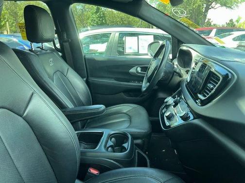2020 Chrysler Pacifica Touring-L Plus