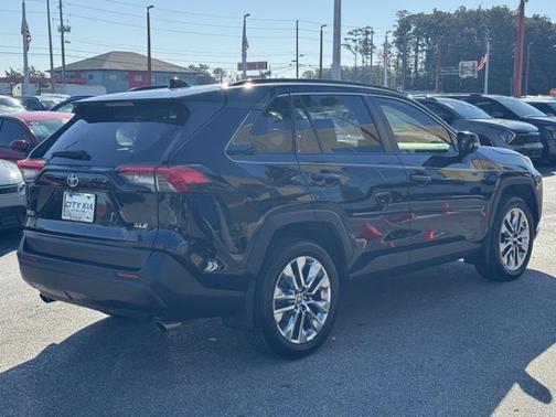 2020 Toyota RAV4 XLE Premium