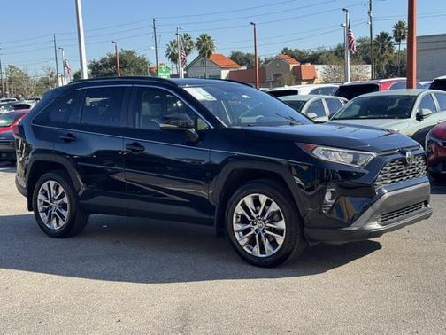 2020 Toyota RAV4 XLE Premium