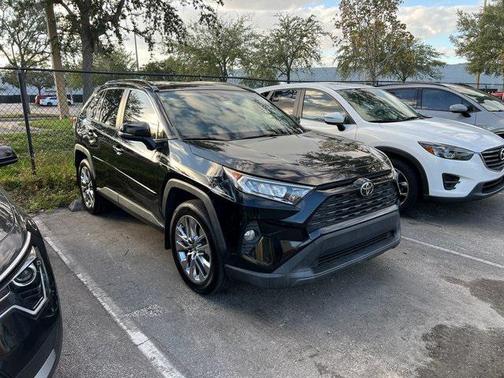 2020 Toyota RAV4 XLE Premium