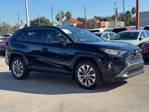2020 Toyota RAV4 XLE Premium