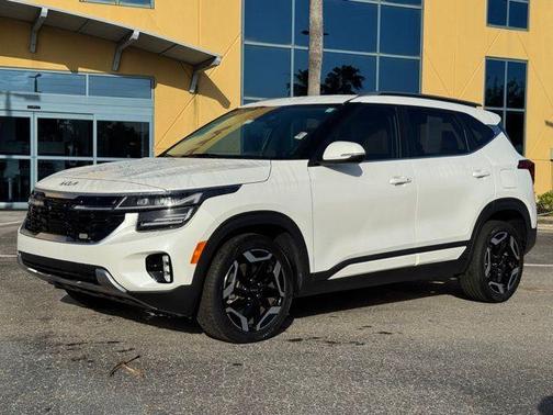 Snow White Pearl 2024 Kia Seltos SX