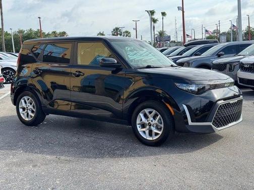 Black 2025 Kia Soul LX