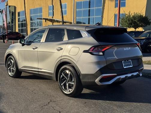 2023 Kia Sportage Hybrid LX