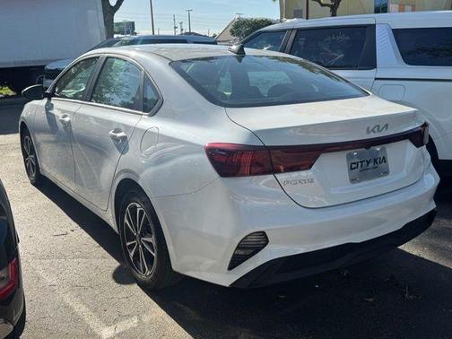 Snow White Pearl 2024 Kia Forte LXS