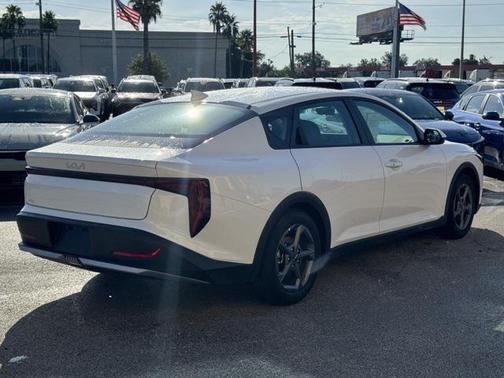 2025 Kia K4