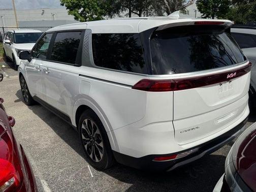 White 2024 Kia Carnival EX