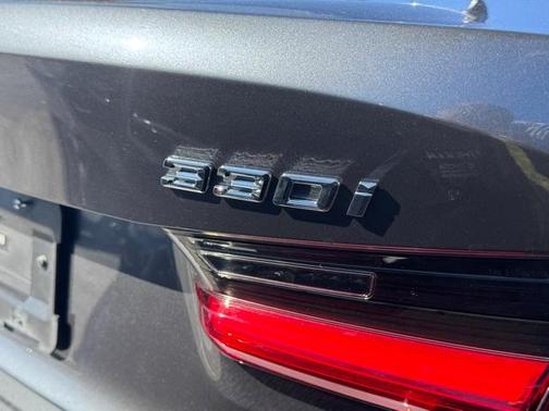 2019 BMW 330 i