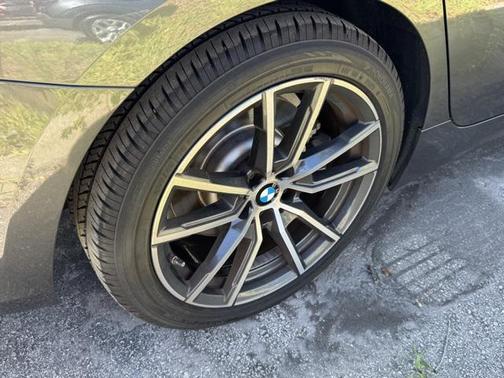 2019 BMW 330 i