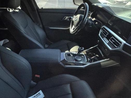 2019 BMW 330 i