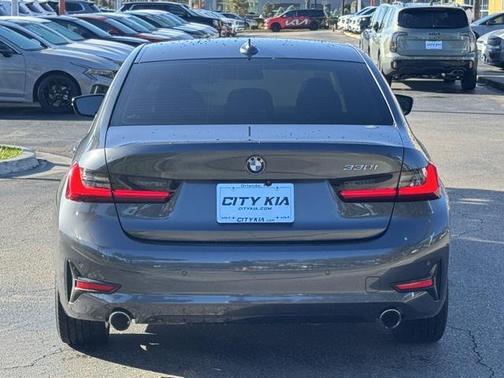2019 BMW 330 i
