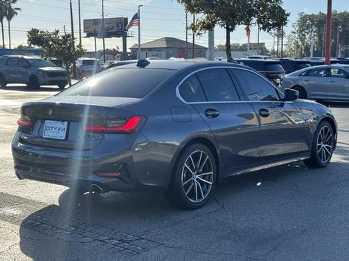 2019 BMW 330 i