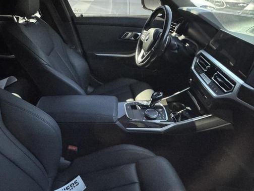 2019 BMW 330 i