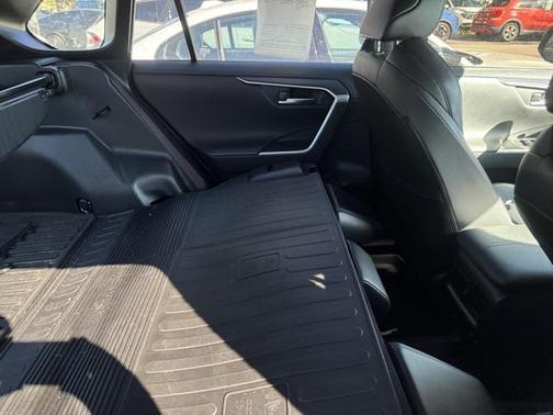 2020 Toyota RAV4 Hybrid XSE