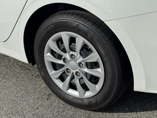 2024 Kia Forte LX