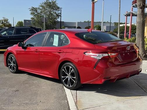 2020 Toyota Camry SE