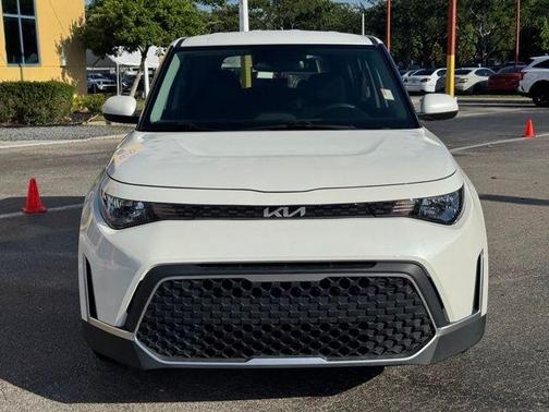 White 2023 Kia Soul LX