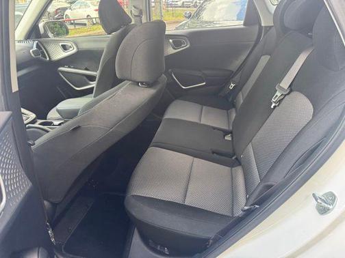 White 2023 Kia Soul LX
