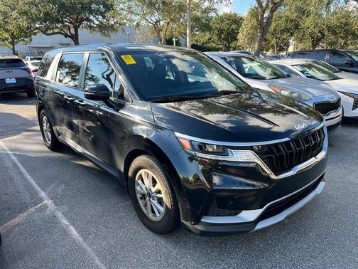 2023 Kia Carnival LX