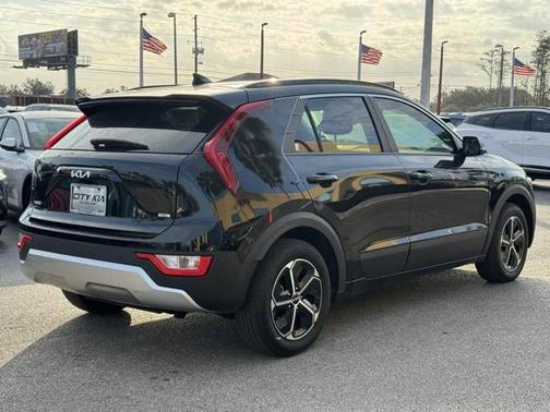 2025 Kia Niro EX