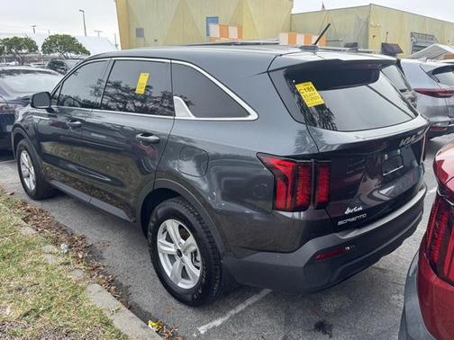 2023 Kia Sorento LX