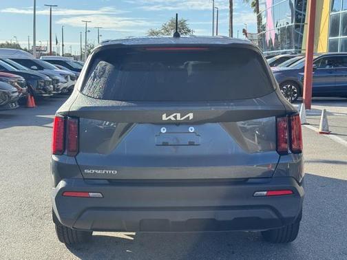 2023 Kia Sorento LX
