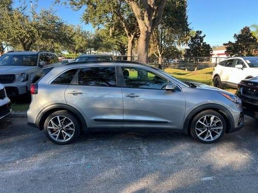 2022 Kia Niro Touring SE