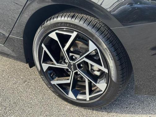 2025 Kia K5 EX