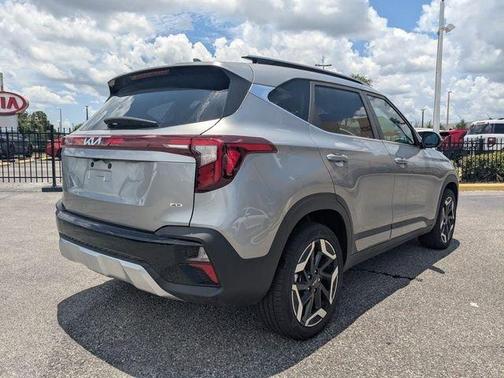 Gray 2026 Kia Seltos SX