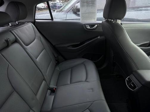 2019 Hyundai IONIQ Plug-In Hybrid Base