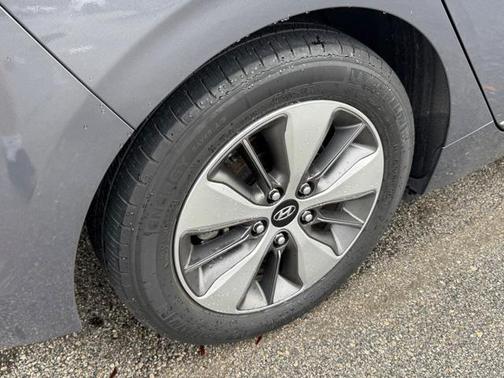 2019 Hyundai IONIQ Plug-In Hybrid Base