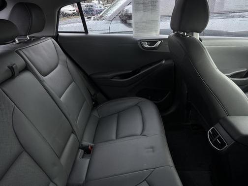 2019 Hyundai IONIQ Plug-In Hybrid Base