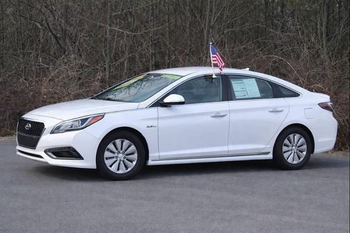 2016 Hyundai SONATA Hybrid SE