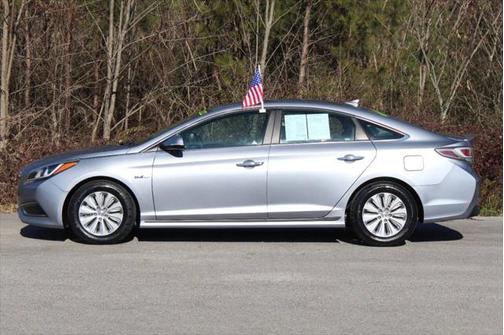 2016 Hyundai SONATA Hybrid SE