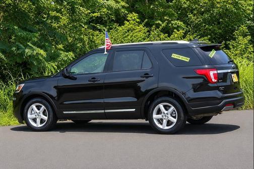 Agate Black Metallic 2019 Ford Explorer XLT