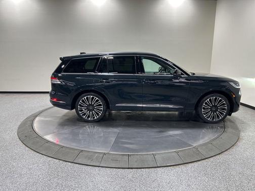 Cenote Green Bright Colorant Clearcoat 2026 Lincoln Aviator Black Label AWD